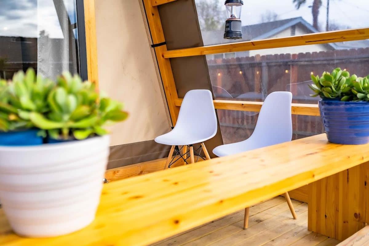 Glamping In The Urban Hotel เกลนโดรา ภายนอก รูปภาพ